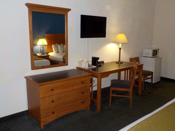 Standard Room, 2 Queen Beds, Smoking