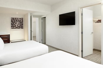 Premium One-Bedroom Suite with Two Queen Beds & Sofa Bed