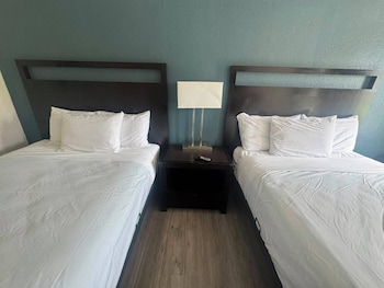 Deluxe 2 Queen Bed