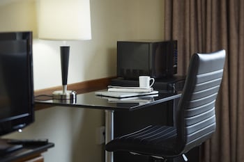 Deluxe Room, 1 Queen Bed with Sofa bed, Non Smoking, Ground Floor