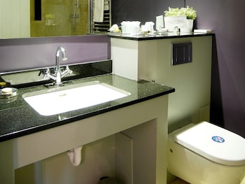 Suite, Ensuite (2 Adults and 1 child )