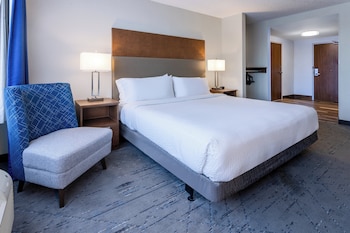 Standard Room, 1 King Bed, Accessible (Communication, Roll-In Shower)