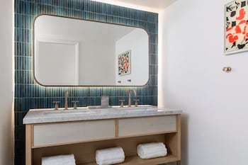 Suite, 1 Bedroom - Adults Only at The Cove (21 Plus)