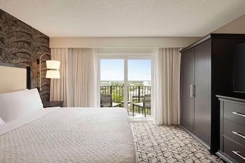 Premium Suite, 1 King Bed, Balcony