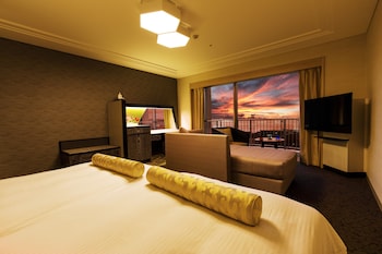 East Wing Twin Room Type B, Non Smoking