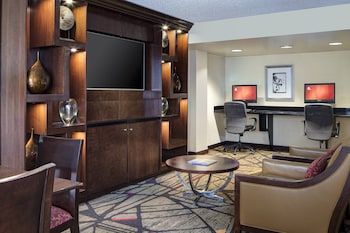 Club Room, 1 King Bed (Mobility Accessible, Tub)