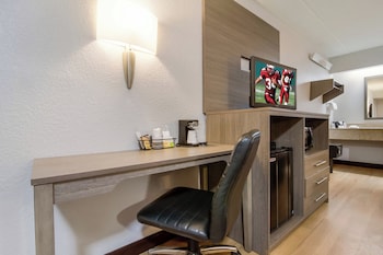 Standard Room, 2 Double Beds (Smoke Free)