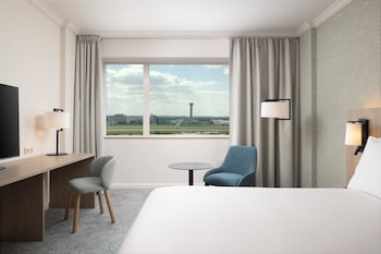 Executive Room, 1 King Bed (Newly Renovated)