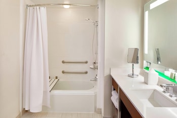 Club Room, 1 Double Bed, Corner (Mobility/Hearing Accessible, Tub)
