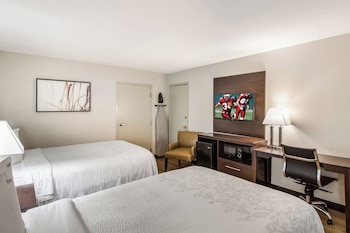 Deluxe Room, 2 Double Beds, Accessible (Roll-In Shower, Smoke Free)