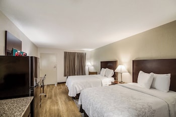 Deluxe Room, 2 Double Beds, Refrigerator (Smoke Free)