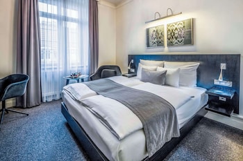 Double Room, 1 Queen Bed
