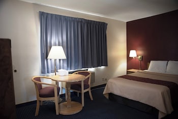 Deluxe Room, 1 Queen Bed, Smoking