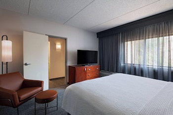 Suite, 1 Bedroom (Mobility/Hearing Accessible, Tub)