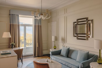 Signature Suite, 1 Double Bed, Lake View