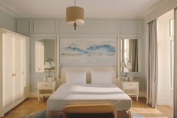 Signature Suite, 1 Double Bed, Lake View
