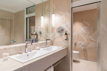 Deluxe Twin Room, 2 Twin Beds, Lake View
