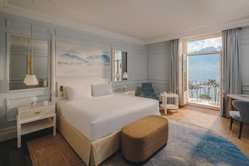 Deluxe Room, 1 King Bed, Lake View