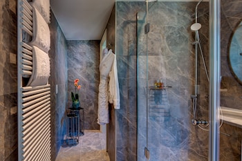 Penthouse Suite, 1 King Bed, Private Rooftop Terrace, Lake View