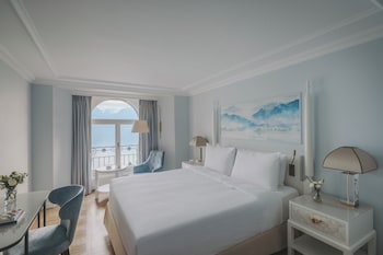 Fairmont, Room, 1 Queen Bed, Lake View
