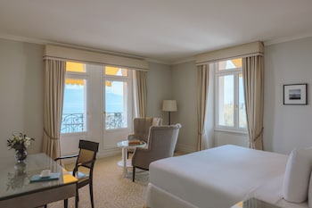 Superior Room, 1 King Bed, Lake View