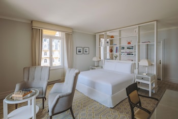 Superior Room, 1 King Bed, Lake View