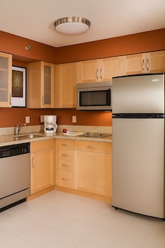 Family Suite, Multiple Beds, Mobility Accessible, Non Smoking (Efficiency)