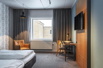 Room (Cozy)