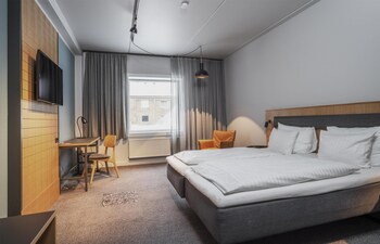 Room (Cozy)