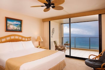 1-Bedroom Suite, 1 King Bed with Sofa Bed, Kitchen, Balcony, Oceanfront (1 Bath)