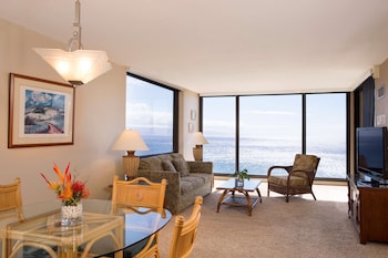 2-Bedroom Suite, 1 King Bed, 1 Queen Bed, 1 Sofa Bed, Kitchen, Balcony, Oceanfront (2 Bath)
