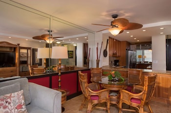 Premium 1-Bedroom Suite, 1 King Bed with Sofa Bed, Kitchen, Balcony, Oceanfront (1 Bath)