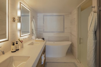 Suite, 2 Bedrooms, Patio (Private Patio, Firepit)