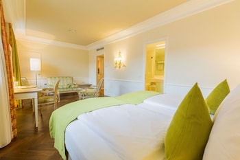 Deluxe Room, 1 King Bed (Traditional)