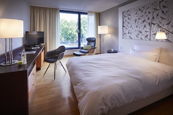 Deluxe Room, 1 Queen Bed