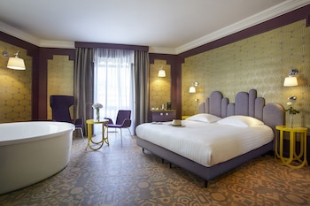 Deluxe room with terrace overlooking the place de la Comédie