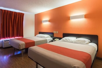 Deluxe Room, 2 Queen Beds, Non Smoking, Kitchenette