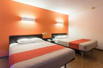 Deluxe Room, 2 Queen Beds, Non Smoking, Kitchenette