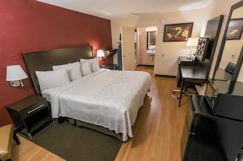 Deluxe Room, 1 King Bed, Accessible (Smoke Free)