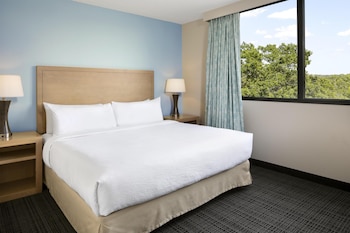 Suite, 1 King Bed, Corner