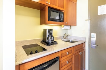 Studio Suite, Partial Ocean View (2 Twin Beds)