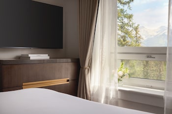 Suite, 1 King Bed with Sofa bed (Gatehouse)