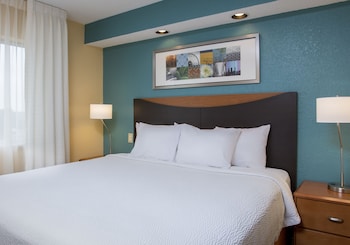 Executive Suite, 1 King Bed with Sofa bed