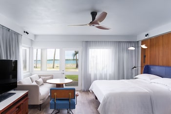 Ocean Front Larger Room, 1 King Bed with Sit-out