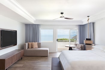 Ocean Front Presidential Suite, 1 King Bed with Balcony & Bathtub