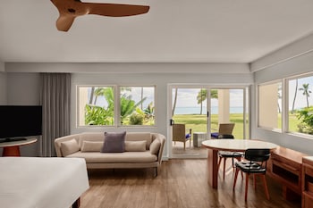 Ocean Front Suite, 1 King Bed with Sit-out & Bathtub