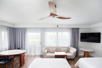 Ocean Front Larger Room, 2 Double Beds with Sit-out