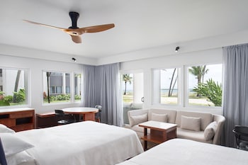 Ocean Front Suite, 2 Double Beds with Sit-out & Bathtub