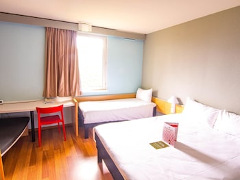 Standard Room, Multiple Beds