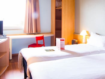 Standard Room, 2 Twin Beds